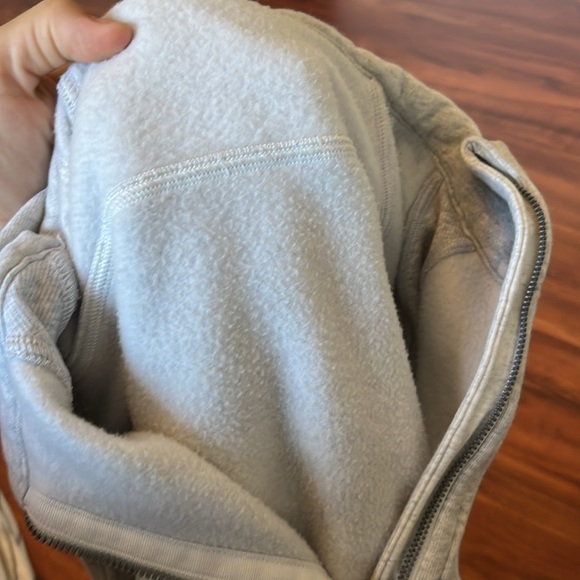 Lululemon Scuba in heathered grey - Picture 4 of 6